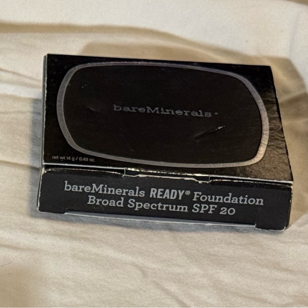 READY Foundation - R250 Medium Beige - Picture 4 of 4